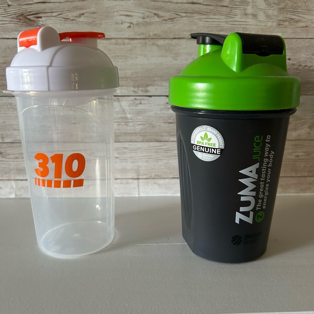 2 - BPA-free plastic smoothie-to-go bottles, 16 & 20 oz, one w/blender ball-NEW